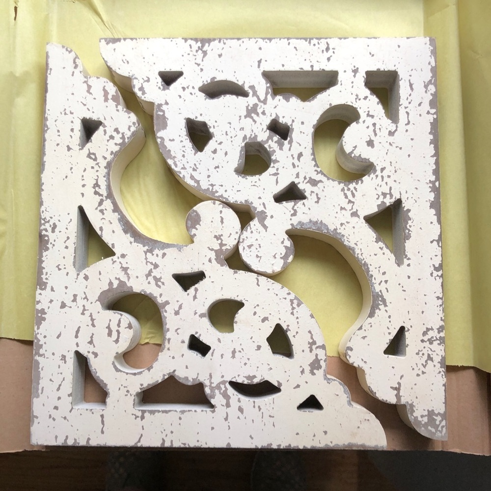 White Distressed Wood Corbels